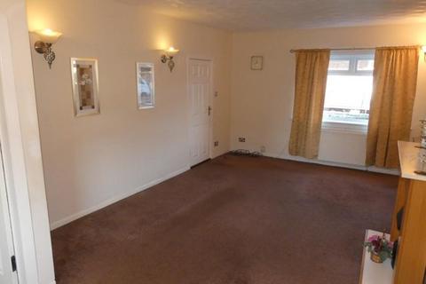 2 bedroom end of terrace house to rent, Grantlea Grove, Glasgow G32