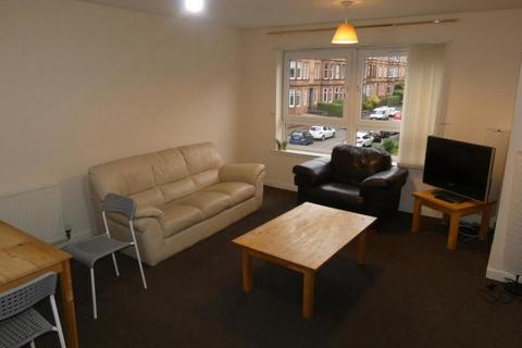 2 bedroom flat to rent, Whitehill Place, Glasgow G31