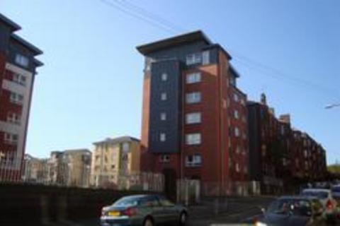 2 bedroom flat to rent, Whitehill Place, Glasgow G31