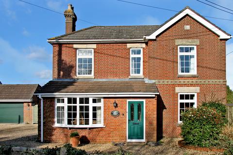 4 bedroom detached house for sale, Shirrell Heath, Hampshire