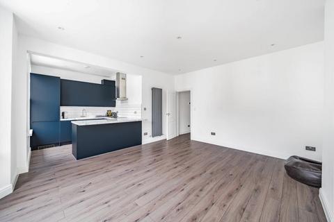 2 bedroom apartment to rent, Larkfield Road,  Richmond,  TW9