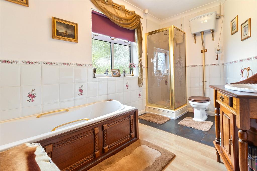 En Suite Bathroom