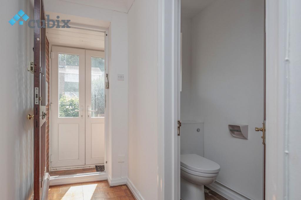 Tyron Way, Sidcup DA14 4 bed detached house £2,600 pcm (£600 pw)