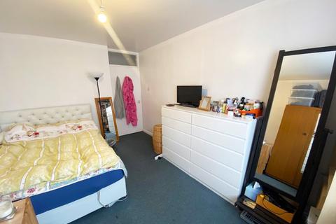 3 bedroom flat for sale, Florence Road, London