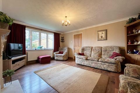4 bedroom detached house for sale, Medway Drive, Wellingborough NN8
