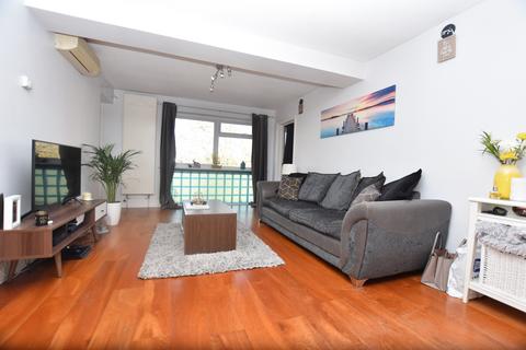 2 bedroom flat to rent, Brackley Road Beckenham BR3