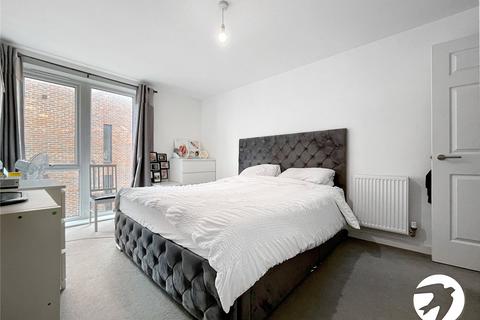 3 bedroom flat for sale, Cross Street, Chatham, Kent, ME4