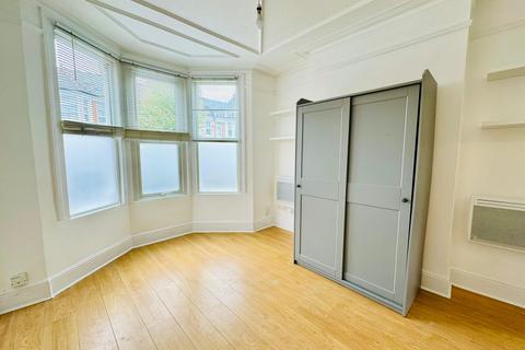 Studio for sale, Buxton Road, Willesden Green, NW2