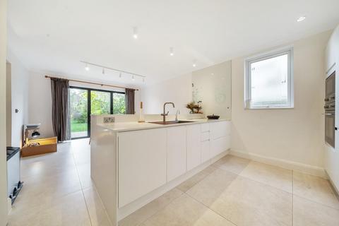 111 Bourne Way, Bromley, BR2 7EX