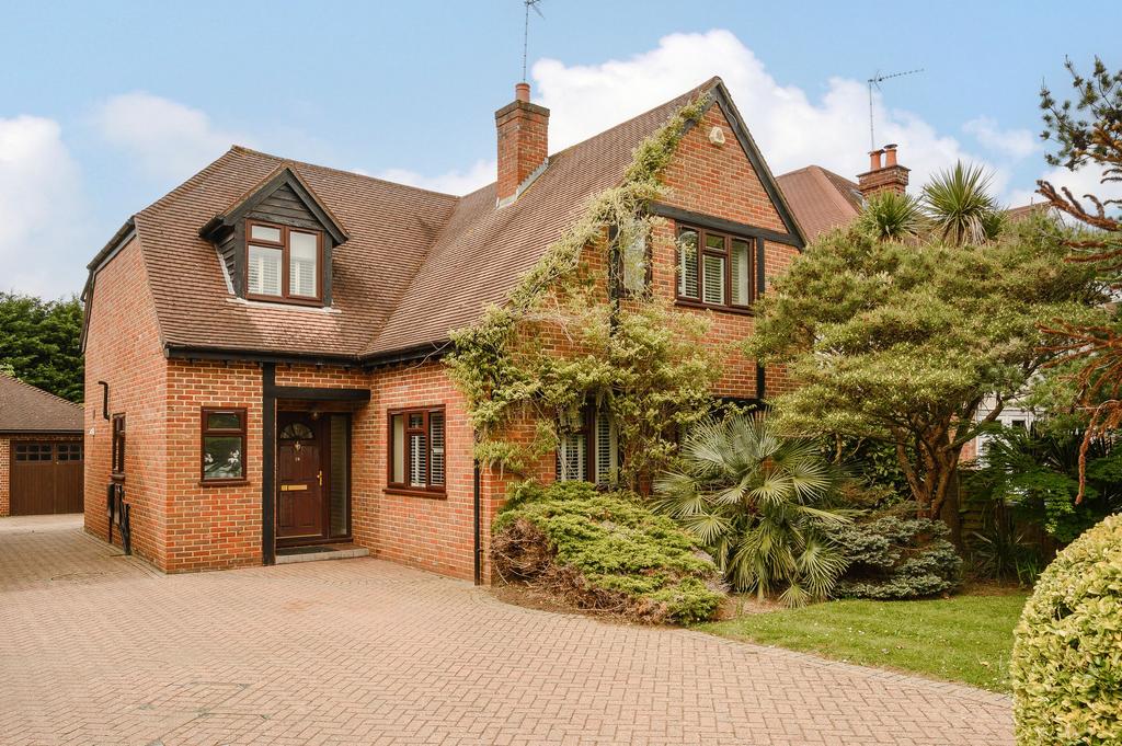 Claremont Road, Claygate, KT10 4 bed detached house for sale £1,350,000