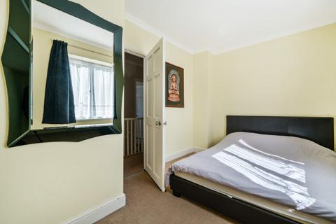 54 Buckland Crescent, Windsor, SL4 5JS