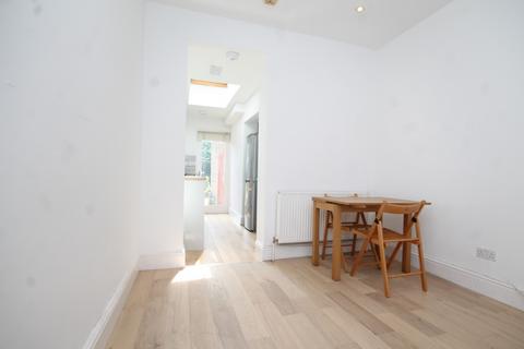2 bedroom flat to rent, Kimberley Gardens, Harringay, N4