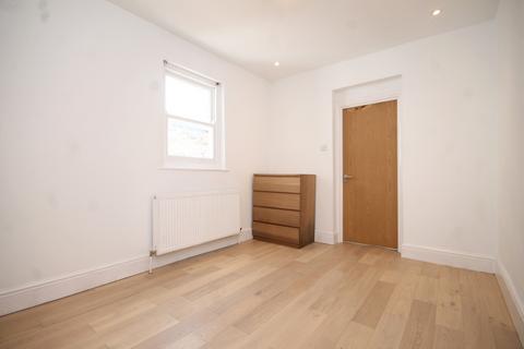 2 bedroom flat to rent, Kimberley Gardens, Harringay, N4