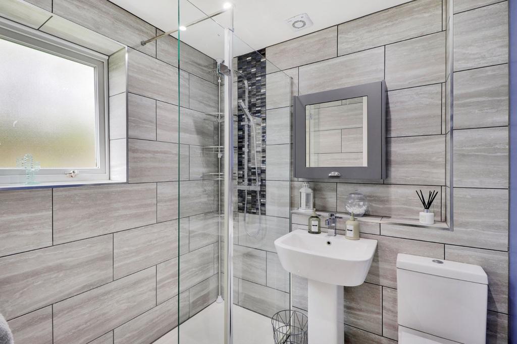 Main Shower Room
