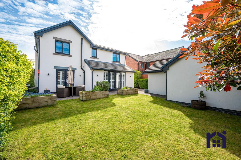 The Green, Eccleston, PR7 4 bed detached house for sale £595,000