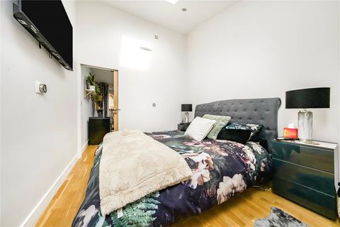 36b Bazalgette Gardens, New Malden, KT3 5HF