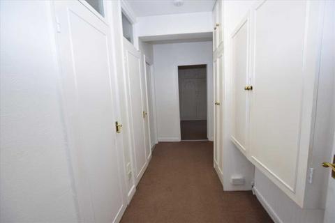 2 bedroom apartment to rent, Regents Court, Edgware