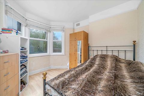 2 bedroom flat for sale, Kings Road, London, NW10