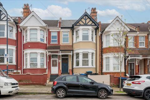 2 bedroom flat for sale, Kings Road, London, NW10