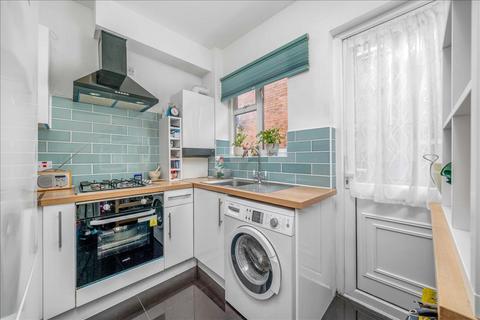 2 bedroom flat for sale, Kings Road, London, NW10