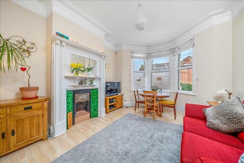 2 bedroom flat for sale, Kings Road, London, NW10