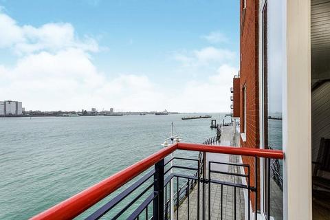 2 bedroom apartment for sale, Arethusa House, Gunwharf Quays, Portsmouth