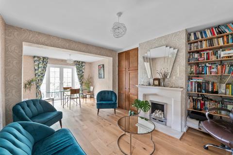 3 bedroom semi-detached house for sale, Silverlea Gardens, Horley, Surrey, RH6