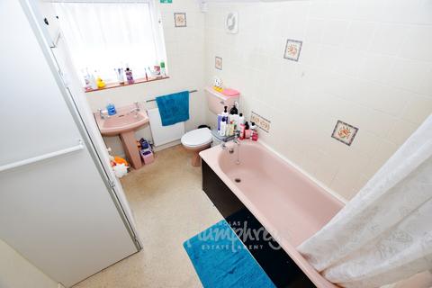 3 bedroom terraced house to rent, Lincoln Street, Northampton NN2