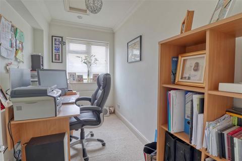 15 Cottage Grove, Clacton-on-sea, CO16 8DH