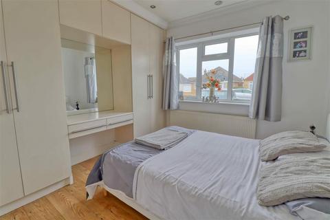 15 Cottage Grove, Clacton-on-sea, CO16 8DH