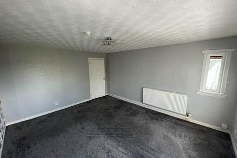 3 bedroom flat to rent, Carron Place, Glasgow