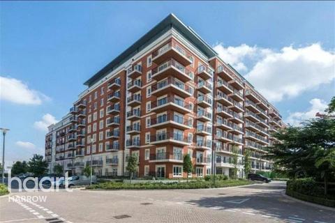 Studio to rent, Goldhawk House, Colindale NW9