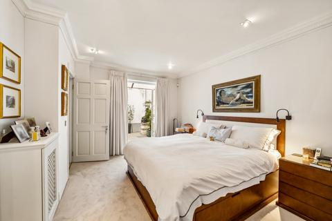 4 bedroom flat for sale, Onslow Gardens, London
