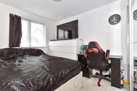 5 Alisander Close, Snodland, ME6 5SH