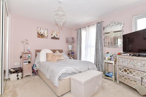 5 Alisander Close, Snodland, ME6 5SH