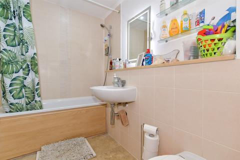 5 Alisander Close, Snodland, ME6 5SH