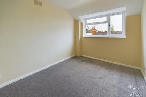 2 bedroom flat for sale, Moat House Flats, Buckingham, MK18 1EU