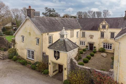 5 bedroom detached house for sale, An 8/9 bedroom detached house in Cowbridge, Vale of Glamorgan, Wales, CF71