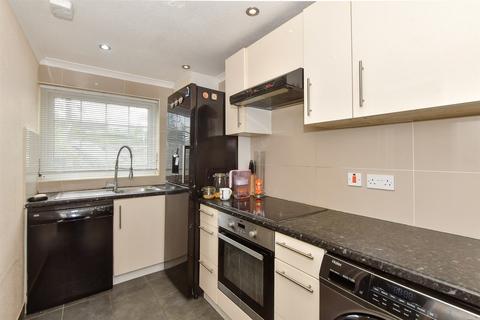 19 Bynghams, Harlow, CM19 5NR