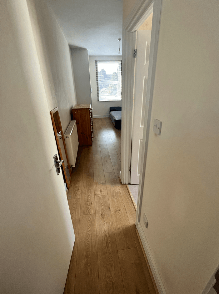 Room 6 - Entrance
