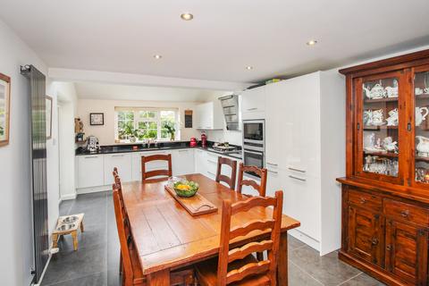 3 bedroom end of terrace house for sale, Berrymeade Walk, Ifield, Crawley, West Sussex. RH11 0RA