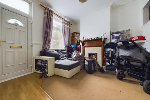 2 bedroom terraced house to rent, Pool Road, LE3