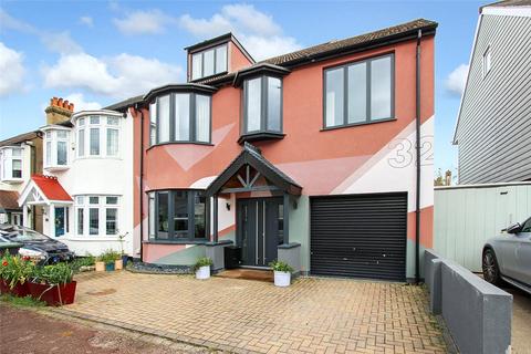 5 bedroom semi-detached house for sale, Dundonald Drive, Leigh-on-Sea, Essex, SS9