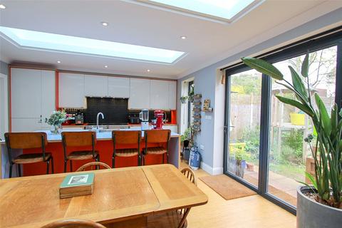 5 bedroom semi-detached house for sale, Dundonald Drive, Leigh-on-Sea, Essex, SS9