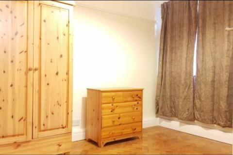 2 bedroom flat to rent, Hill Court, Ealing, London, W5