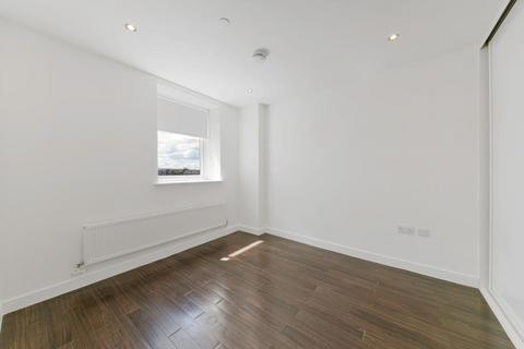 2 bedroom flat to rent, Northumberland House, SM2