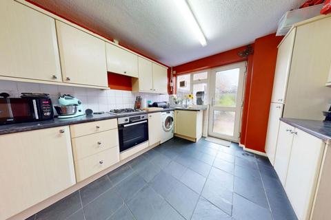 3 bedroom terraced house for sale, Arnull Crescent, The Headlands, Daventry NN11 9AY