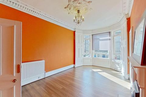 3 bedroom flat to rent, Montgomery Street, Edinburgh, Midlothian, EH7