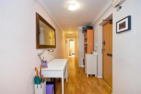 2 bedroom flat for sale, REGENTS PLAZA APARTMENTS, GREVILLE ROAD, London, NW6