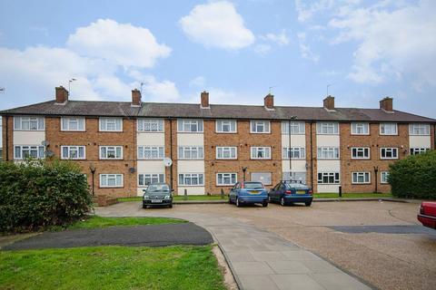 2 bedroom flat for sale, Bangor Close, Northolt, UB5